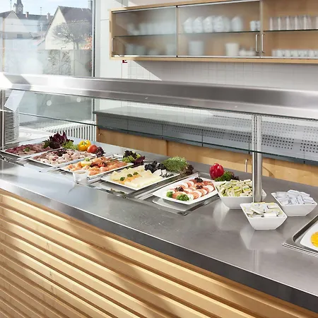 بيست ويسترن ام أوروبابلاتز Königsbrunn